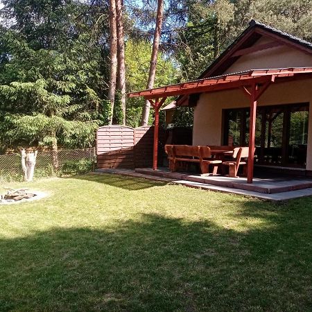 Urokliwy Domek Nad Brzegiem Jeziora Lubiatów Exterior foto