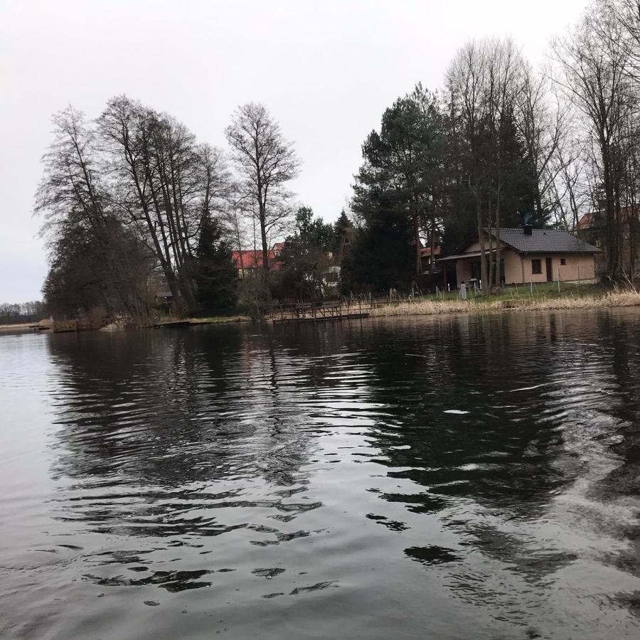Urokliwy Domek Nad Brzegiem Jeziora Lubiatów Exterior foto