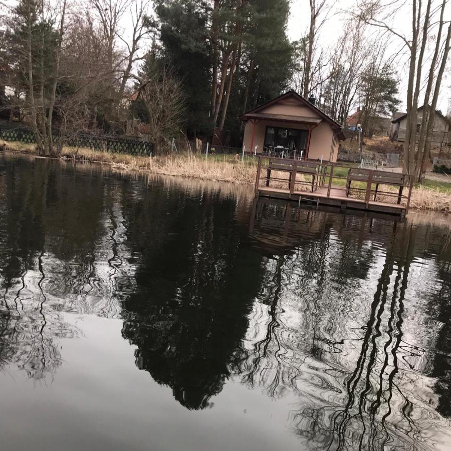 Urokliwy Domek Nad Brzegiem Jeziora Lubiatów Exterior foto