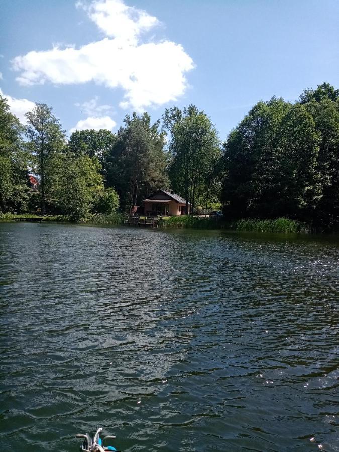 Urokliwy Domek Nad Brzegiem Jeziora Lubiatów Exterior foto